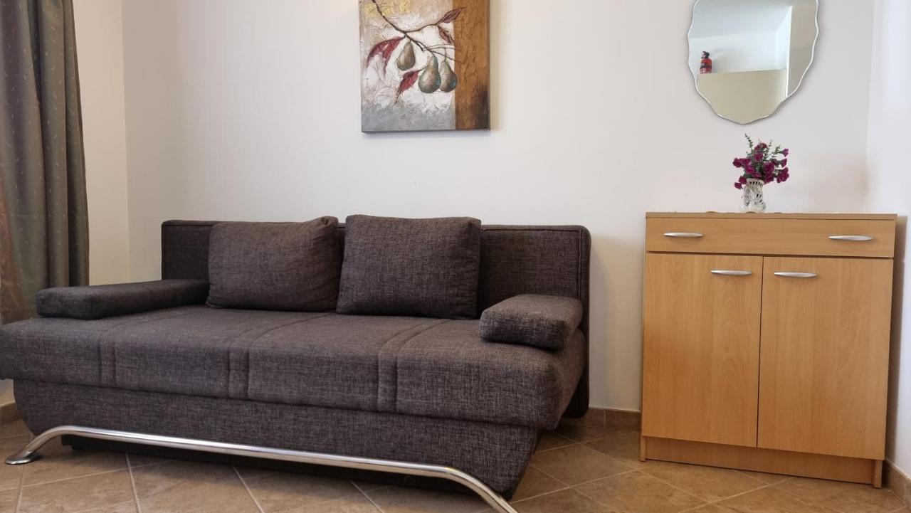 Apartmani Sidro Malinska Exteriör bild
