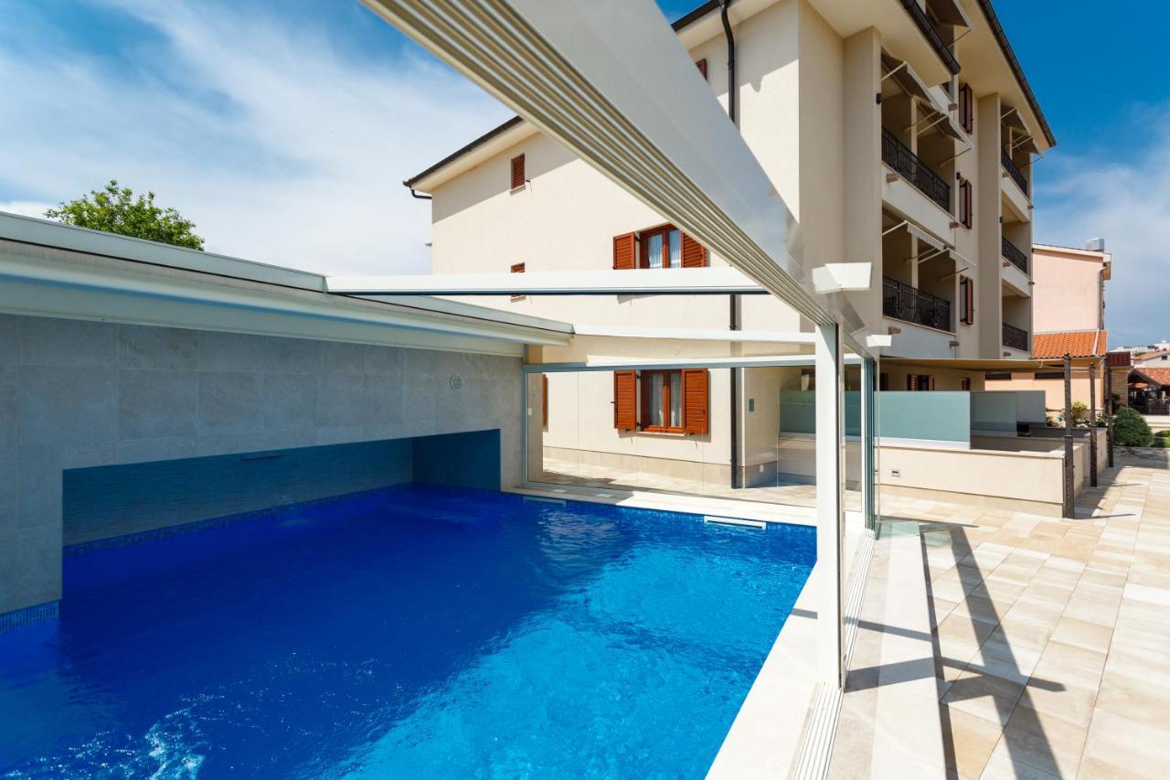 Apartmani Sidro Malinska Exteriör bild