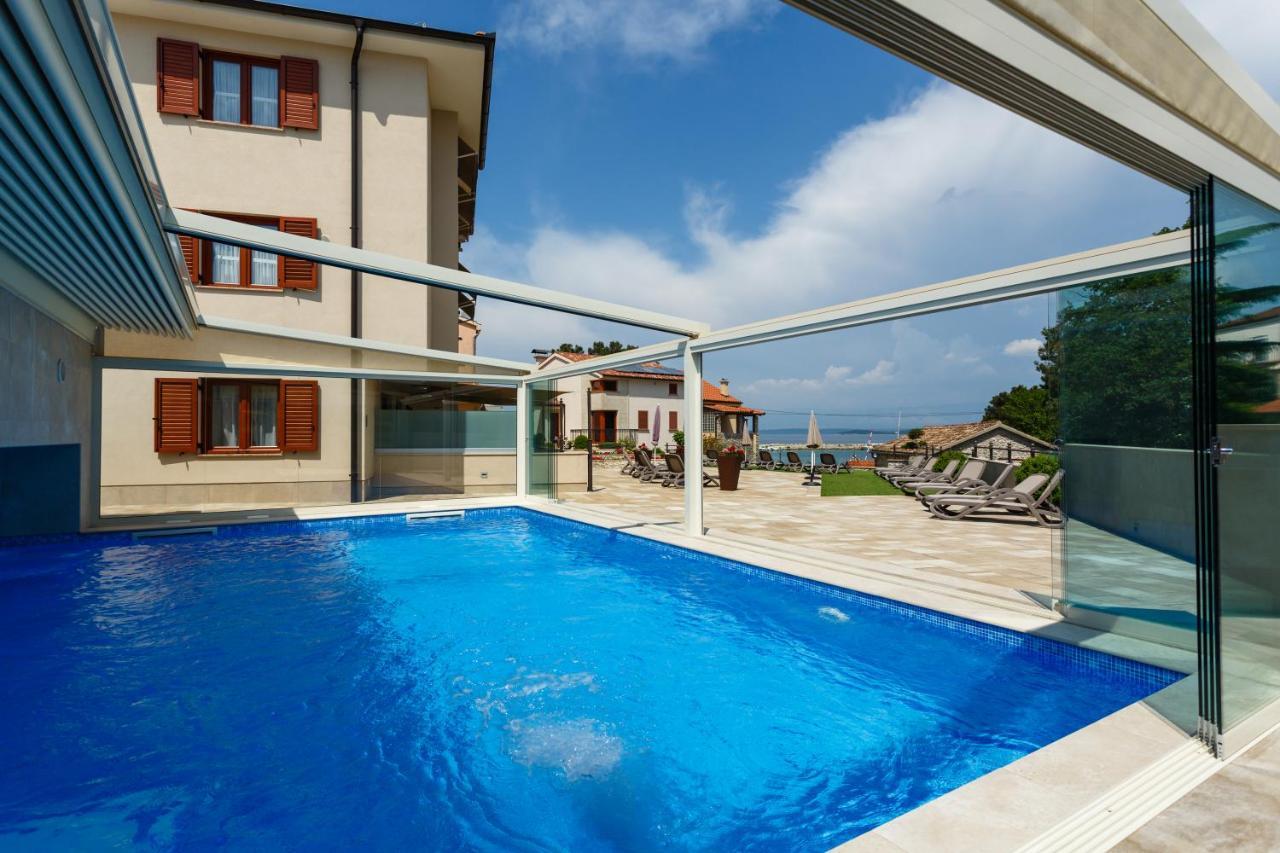 Apartmani Sidro Malinska Exteriör bild