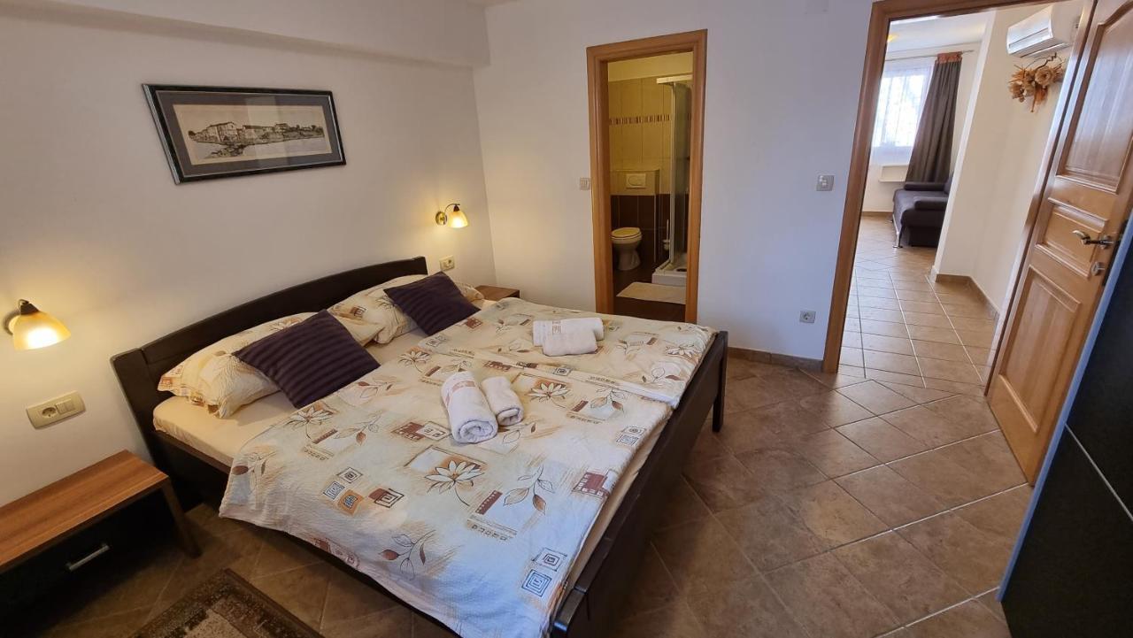 Apartmani Sidro Malinska Exteriör bild
