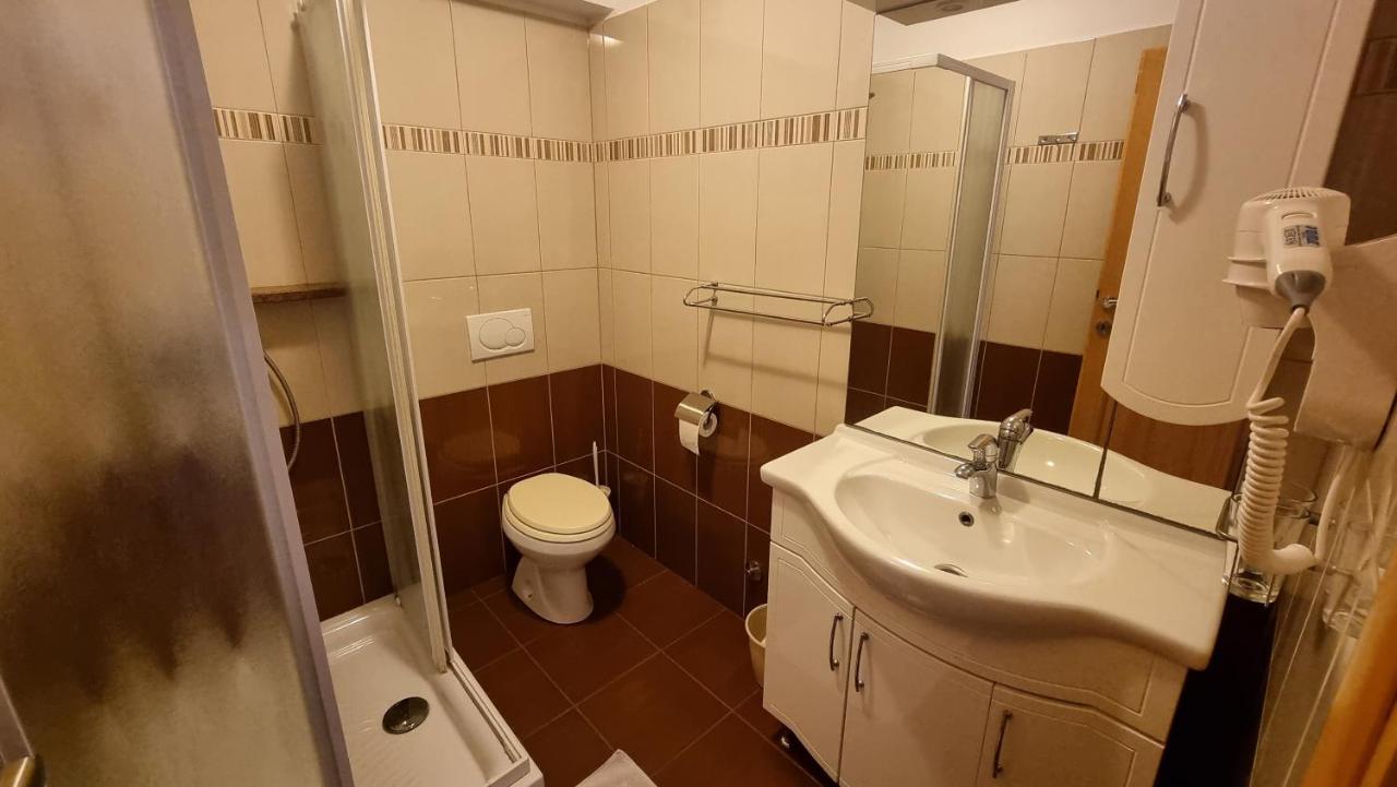 Apartmani Sidro Malinska Exteriör bild