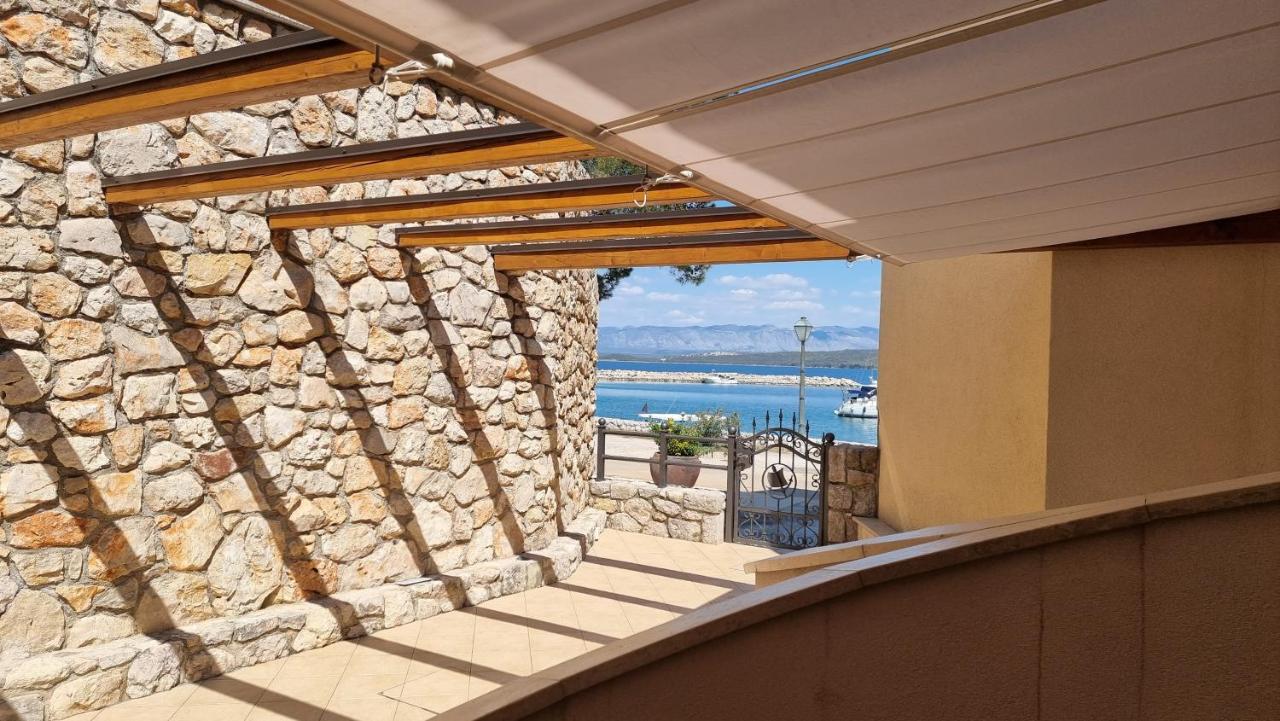 Apartmani Sidro Malinska Exteriör bild