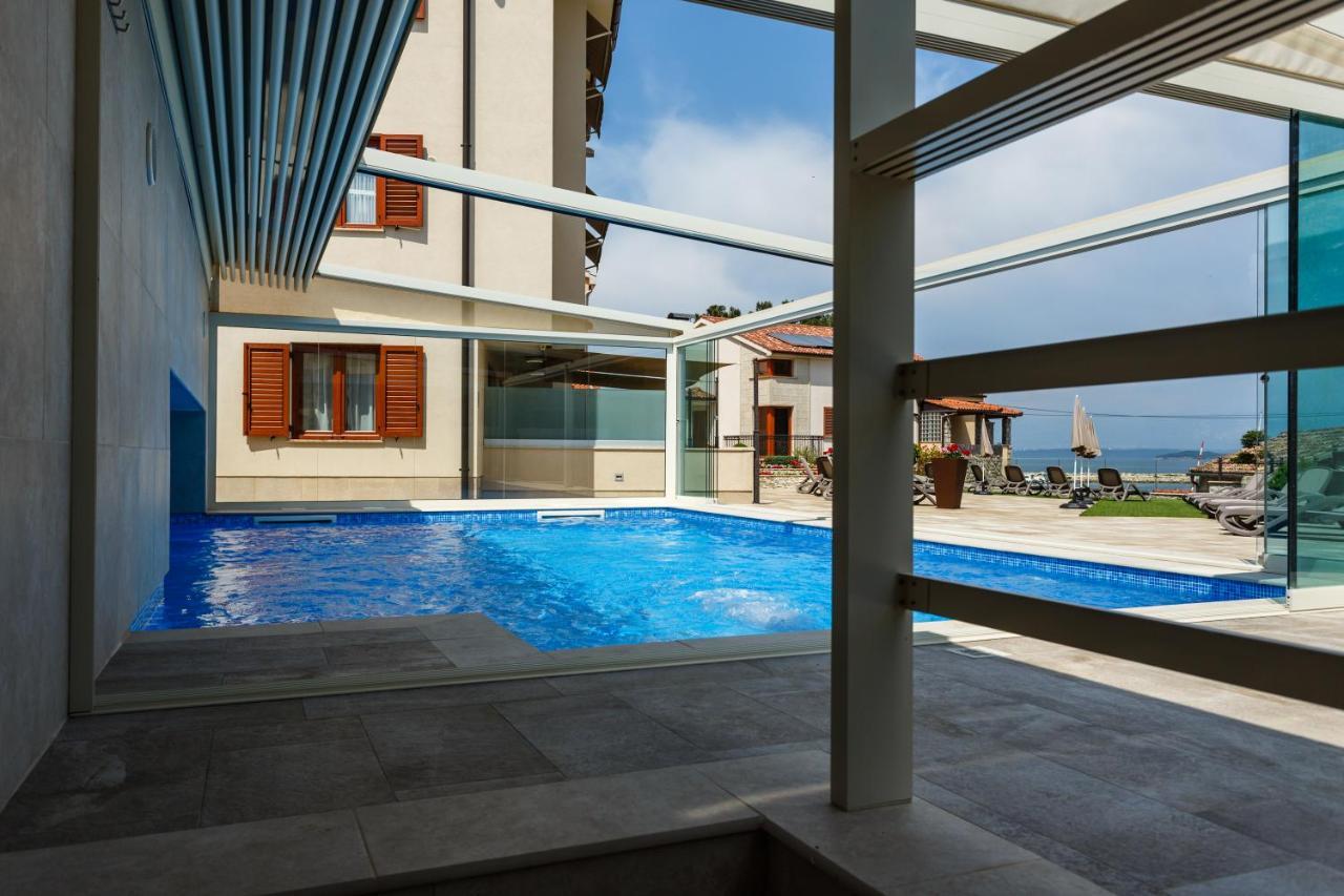 Apartmani Sidro Malinska Exteriör bild