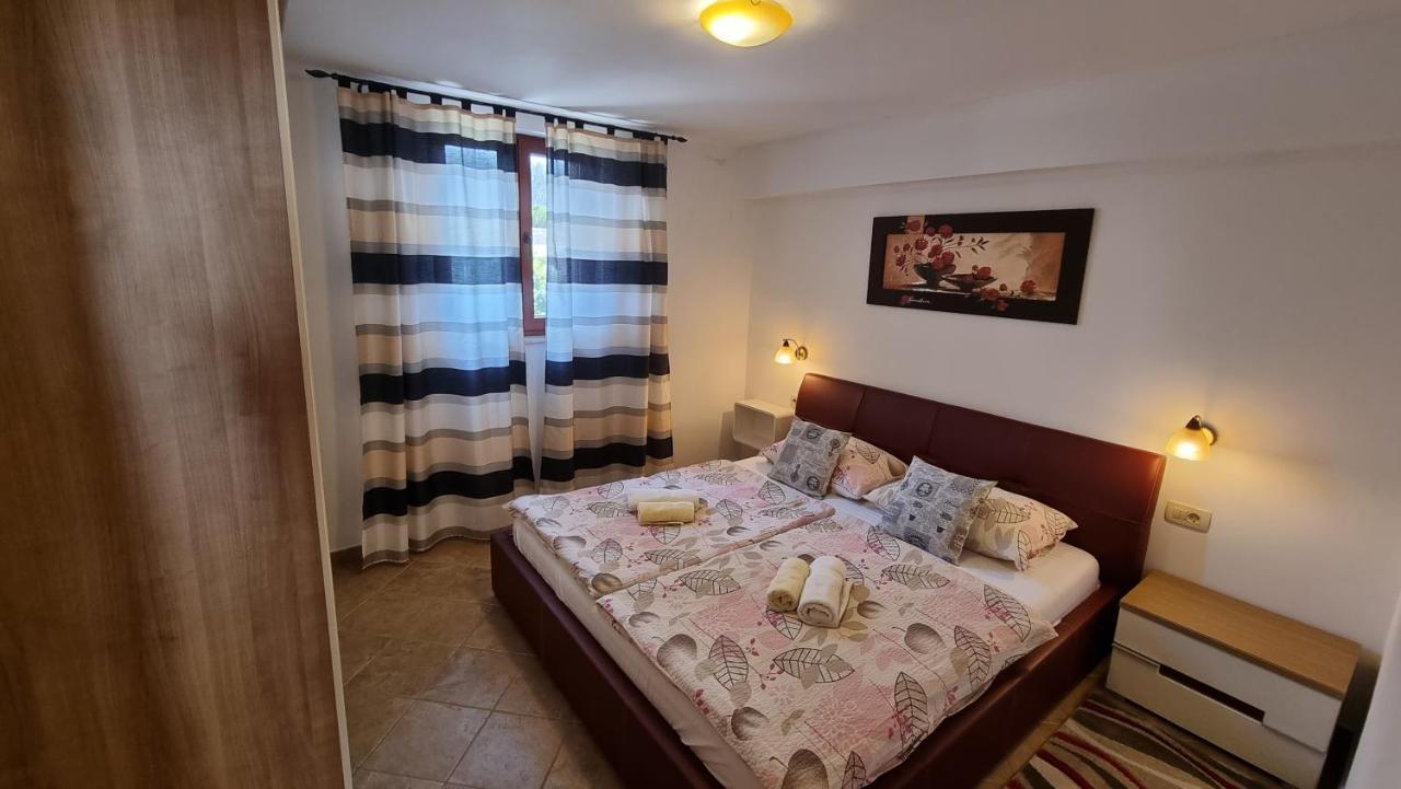 Apartmani Sidro Malinska Exteriör bild