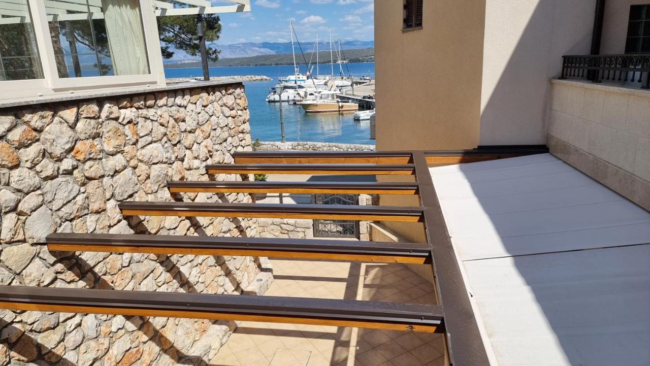 Apartmani Sidro Malinska Exteriör bild